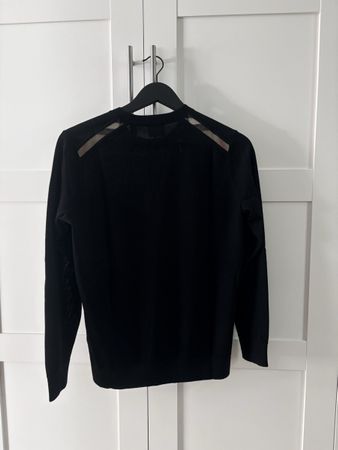 Burberry Pullover schwarz mit Schulter-Detail Grösse M