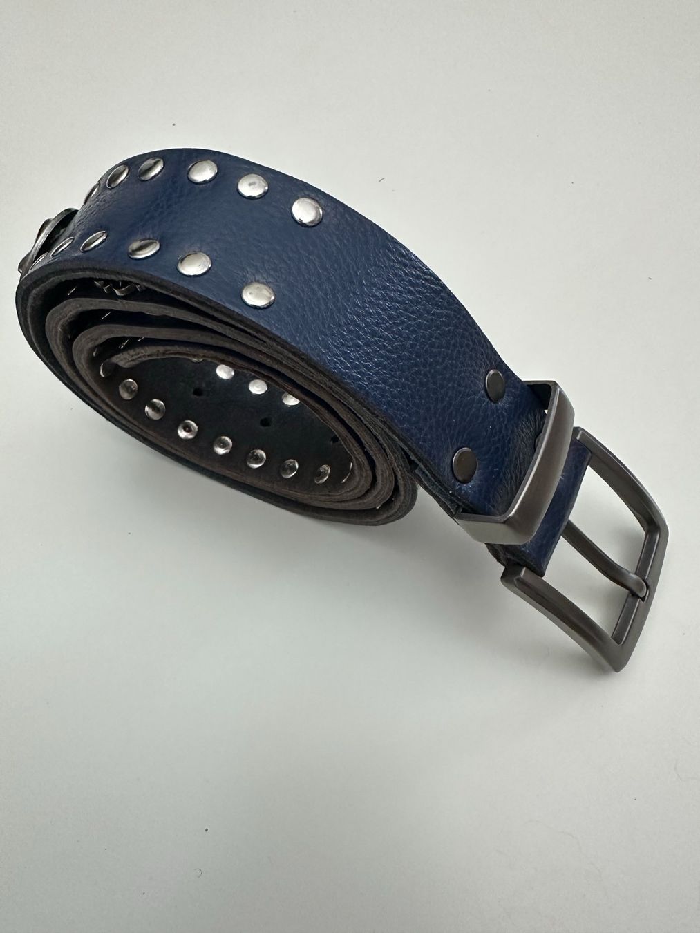 Cinture: Cintura Blu con rivetti e 5 stelle 116cm – Nuovo (secondo la descrizione) da Neuchâtel venduto da Sylemef 2