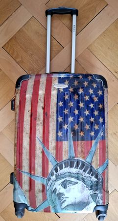 Reisekoffer RADA Grösse M :  L65cm x D26cm x B48cm,  4 Räder