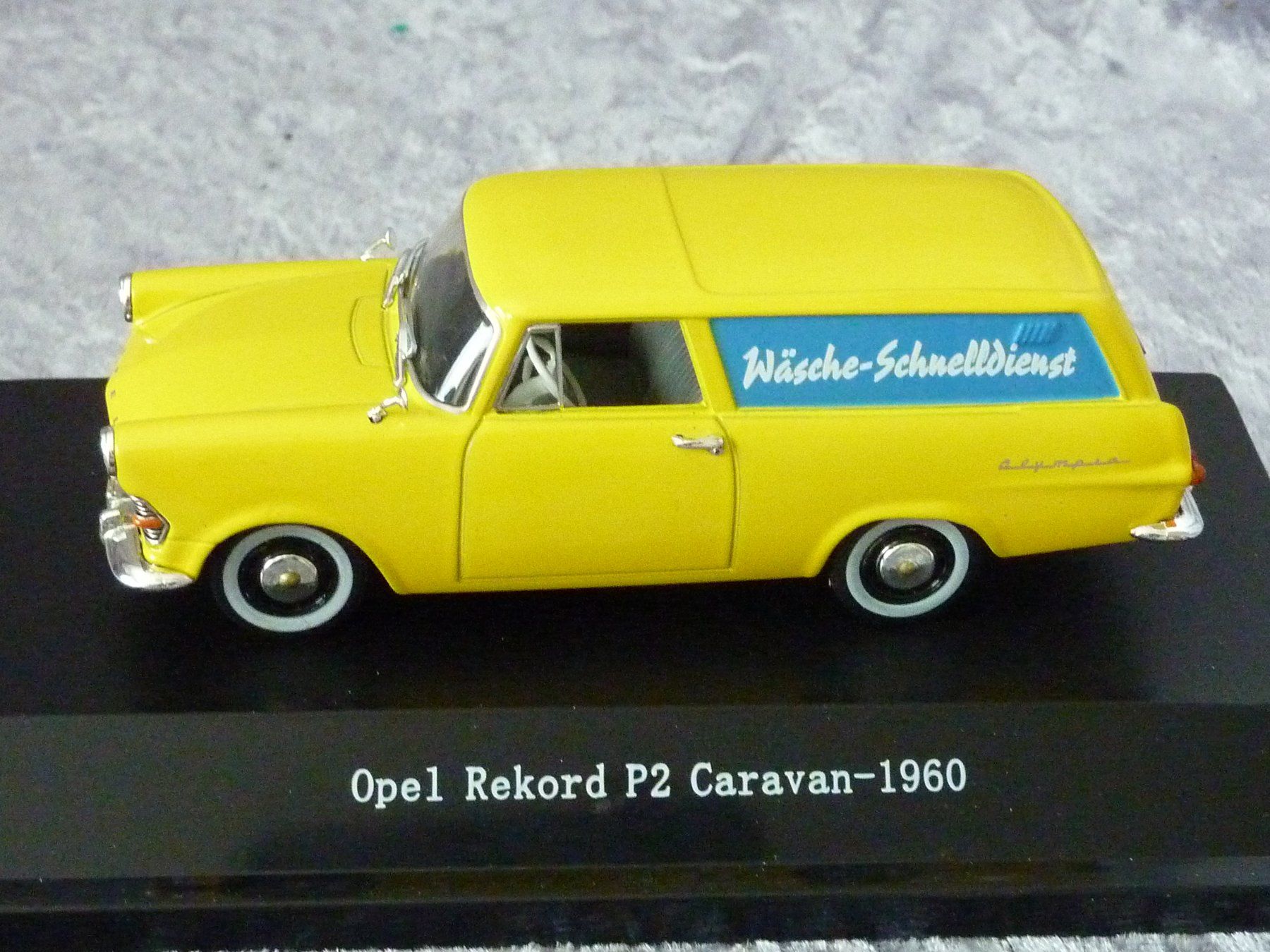 Opel Modellini d'auto: Opel Rekord P2 Caravan 1960 – Nuovo e nell'imballaggio originale da Dürrenäsch venduto da modellautos4you 2