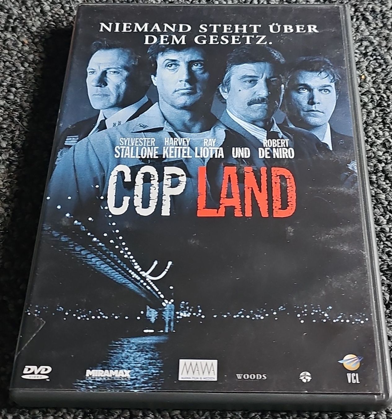 Tutti i DVDs: DVD Cop Land(22815) – Usato da Ruswil venduto da jan_bxl5