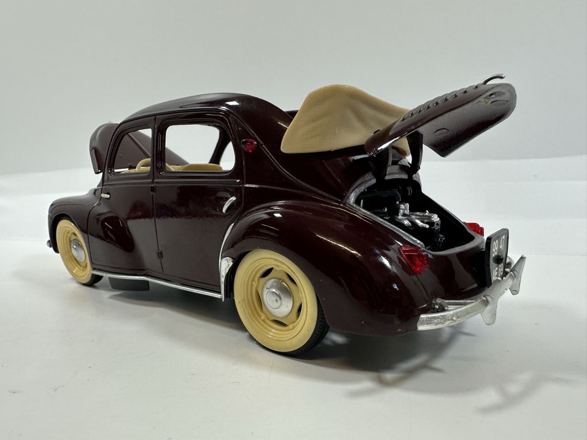 Solido Modellautos: Renault 4CV 1:18, braun/violett, SOLIDO  – Gebraucht aus Zofingen von rf9_x2xt 7