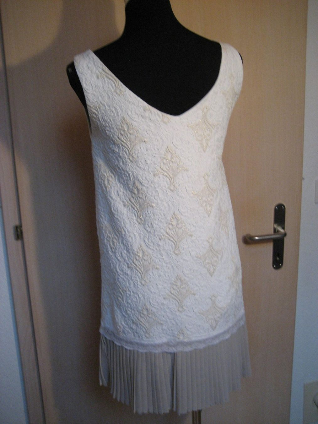 Vestiti: Robe BISCUIT taille M – Nuovo (secondo la descrizione) da Delémont venduto da marryb 4