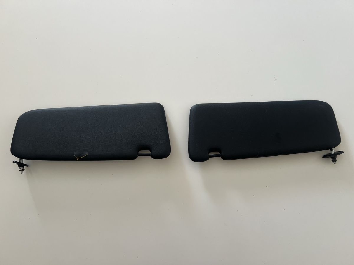 BMW Tutti pezzi di ricambio auto: BMW E30 Pare-soleil noir – Usato da Poliez-Pittet venduto da Spounce 7