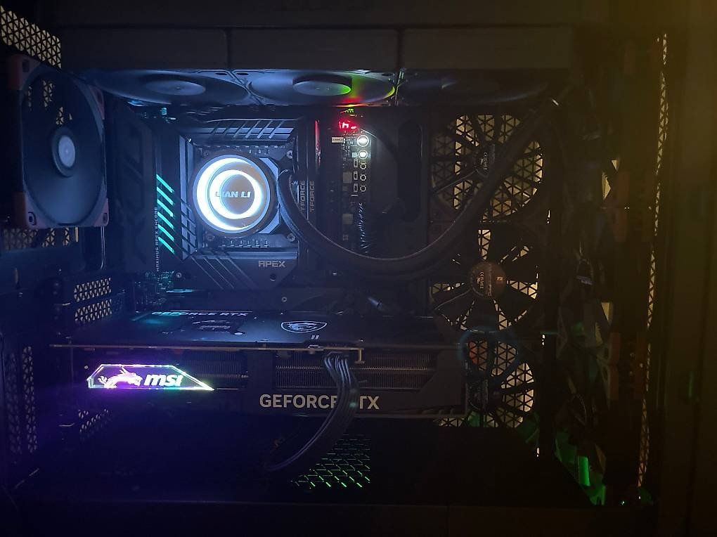 PC: PC GAMER i9-14900ks 4080 super – Usato da Lausanne venduto da sar_wmb9
