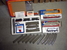Lot de train Märklin avec accessoirs et livret