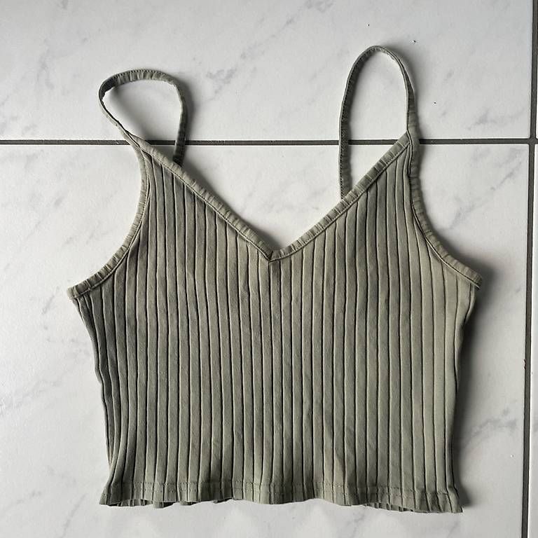 Top: Crop top S – Usato da Itingen venduto da alexasoldie