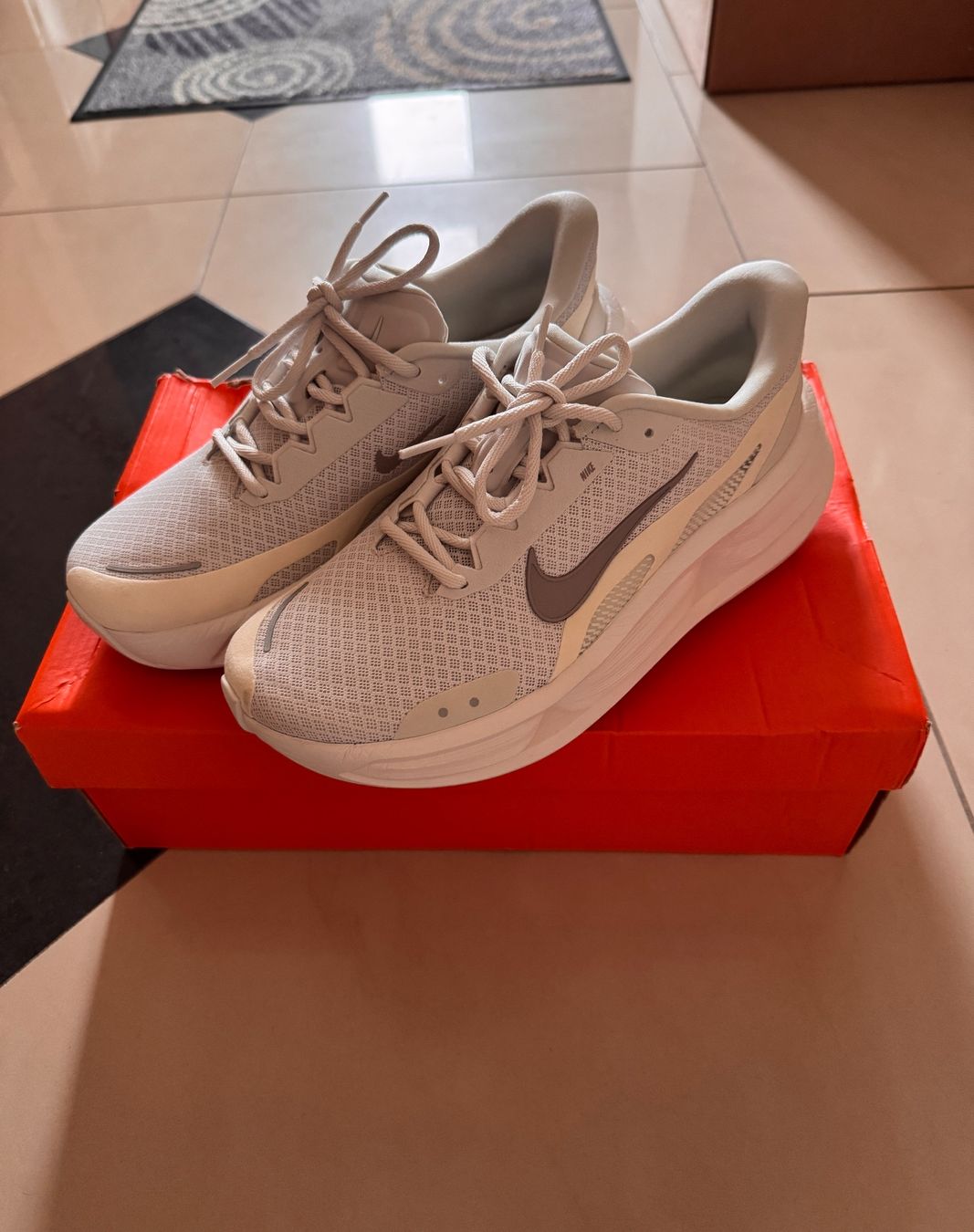 Nike Scarpe da uomo: Nike Comfort Ride EasyOn Size 9 – Nuovo (secondo la descrizione) da St.Ursen venduto da asaiint 1