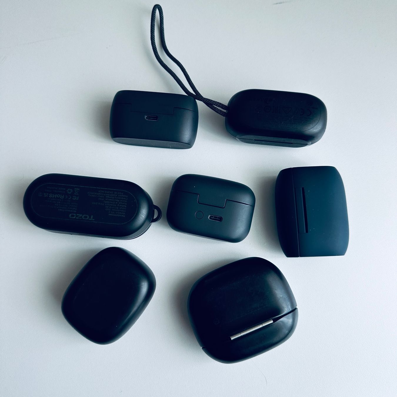 Caricabatterie: Ladecase 7stk. Diverse Marken für Bluetooth Kopfhörer – Usato da Basel venduto da MY.AIRPODS.SHOP 1
