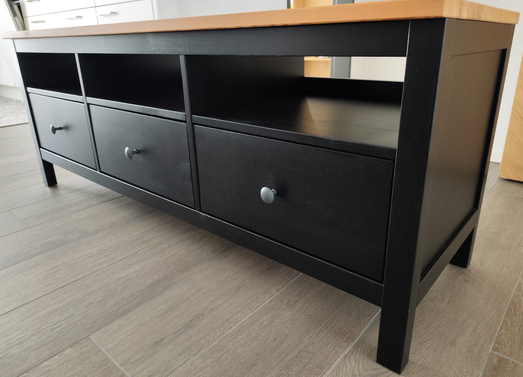 Ikea Mobili TV: IKEA HEMNES TV-Möbel – Usato da Oftringen venduto da kov_5scw 1