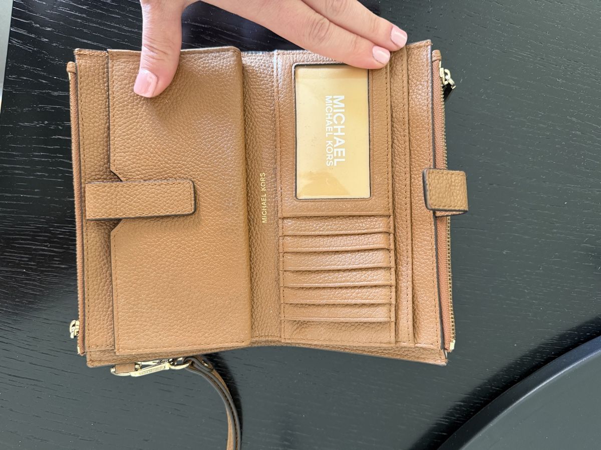 Michael Kors Portemonnaie: Michael Kors Portemonnaie, braun – Gebraucht aus Aarau von leo_mx6d 2