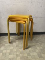 3 stapelbare Hocker gelb