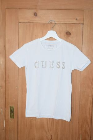 Weiss GUESS T-Shirt Gr. S mit Strasssteinen