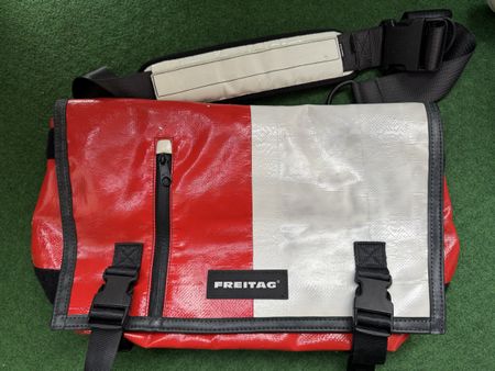 FREITAG F17 JOE vintage, rouge/blanc. Idéal pour la ville !