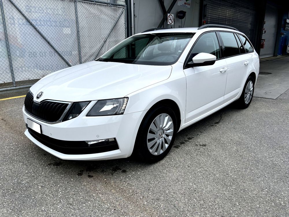 SKODA Octavia 1.6 TDI DSG Ambition