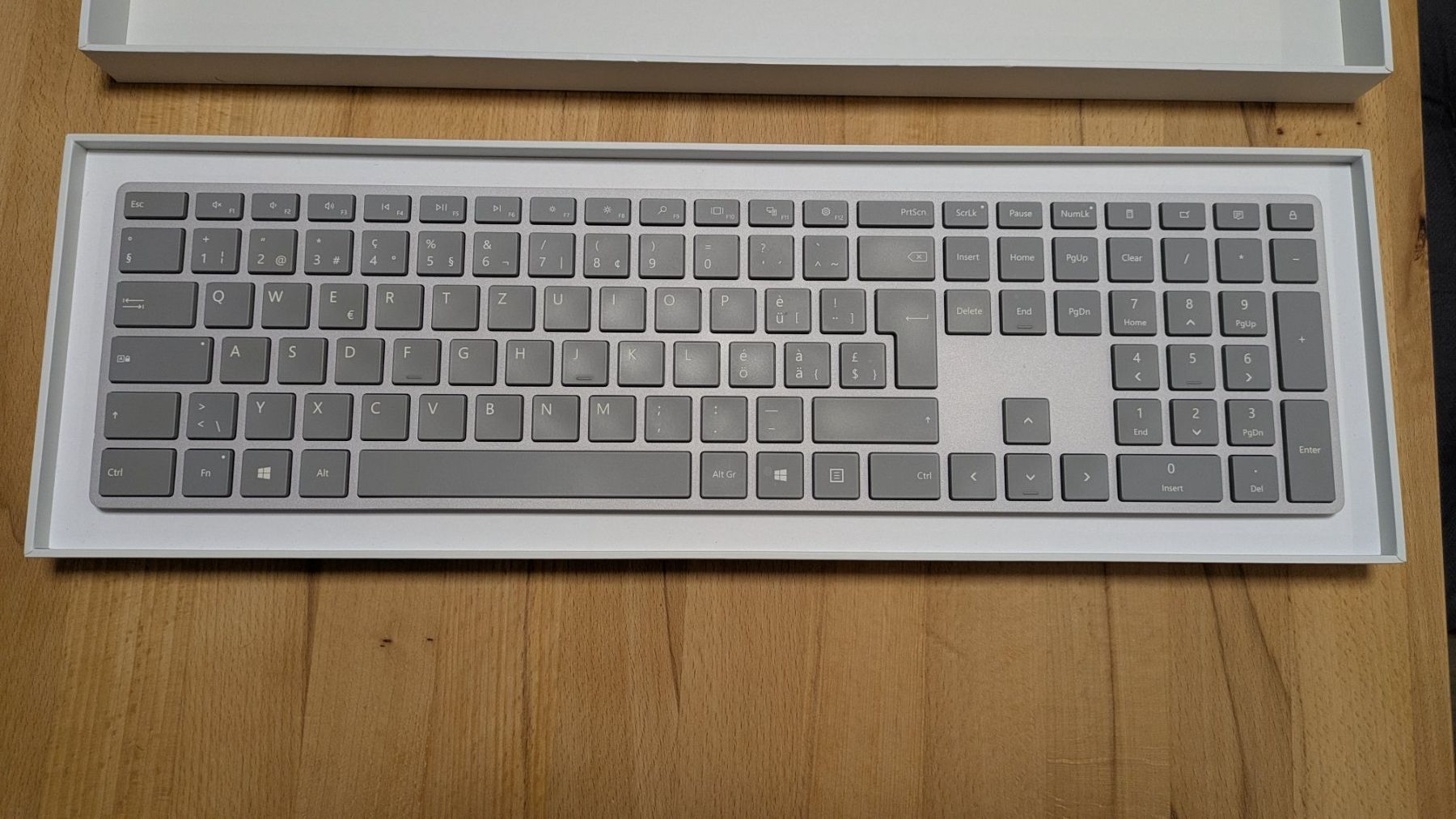 Microsoft Tastiere: Microsoft Surface Keyboard 1742 - WS2-00008 - CH Layout! – Usato da Staufen venduto da Fleby84 1