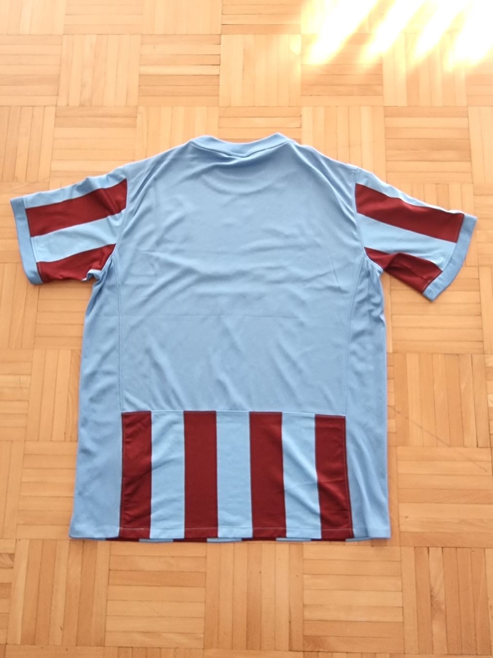 Nike Canottiere & Pantaloni: Trabzonspor 2010-2011 Heimtrikot – Usato da Suhr venduto da SariLacivert1907 1