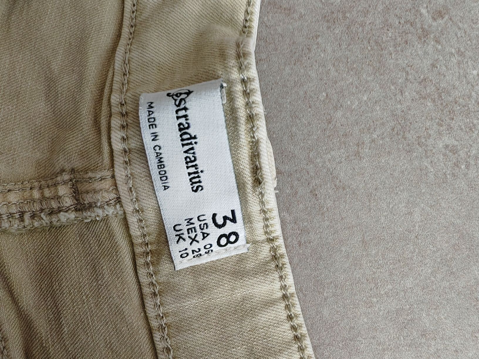 Stradivarius Jeans: Jeans Stradivarius T.38 vert clair - look tendance! – Gebraucht aus Longirod von ali_nsd5 2