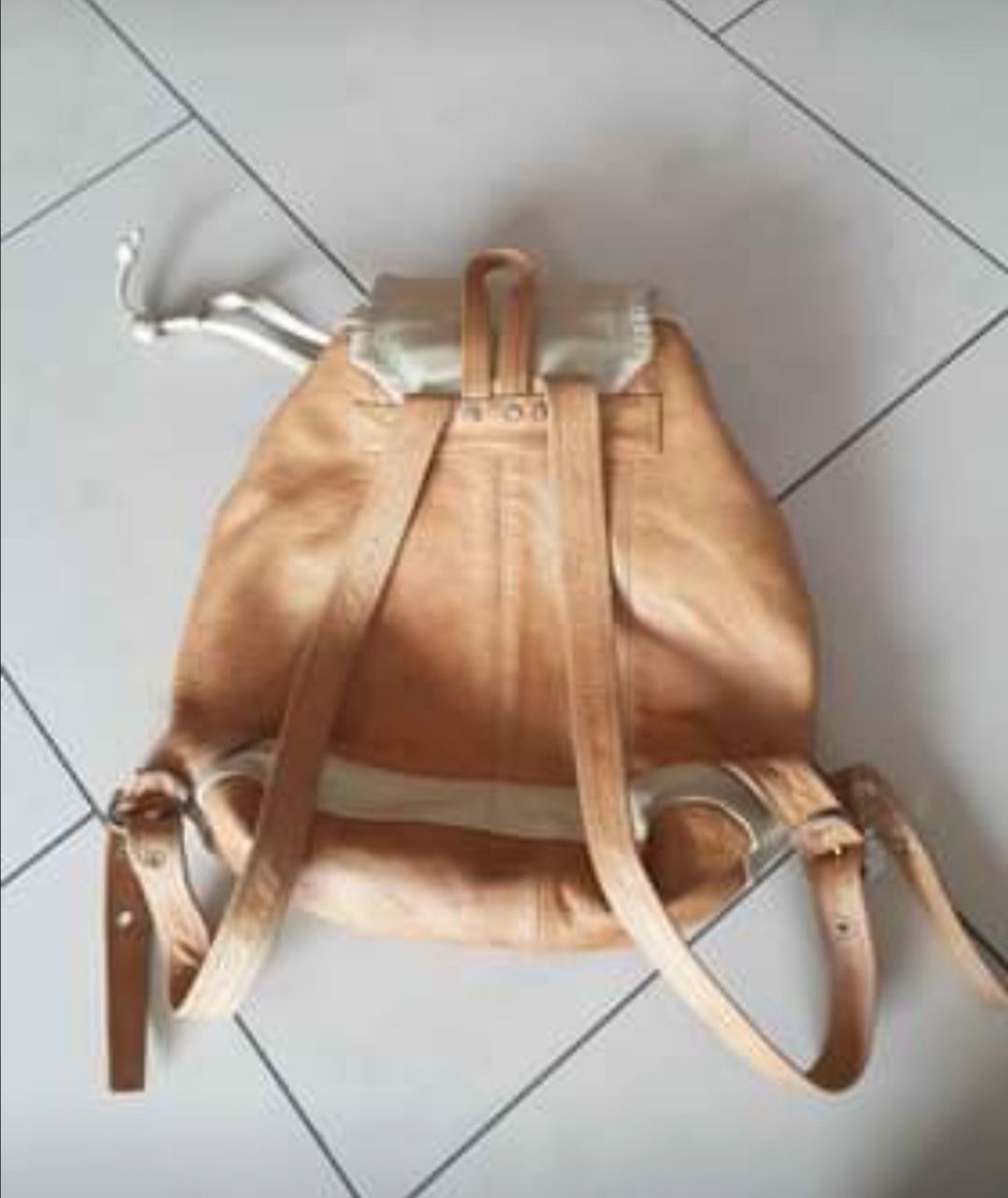 Zaini: Rucksack / echtes Leder – Nuovo (secondo la descrizione) da Bronschhofen venduto da Katrusja 1