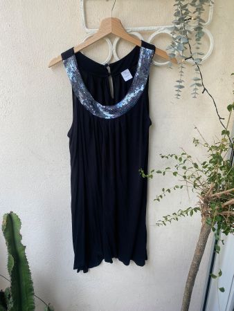 Robe noir femme orné de sequins taille M bon état