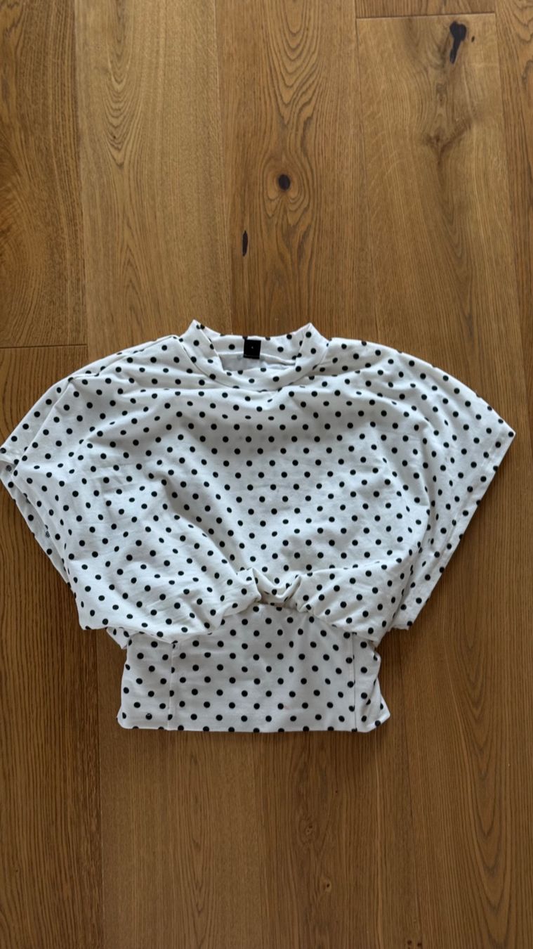 Shein Top: Polka dot top – Usato da Buochs venduto da sab_vj5b