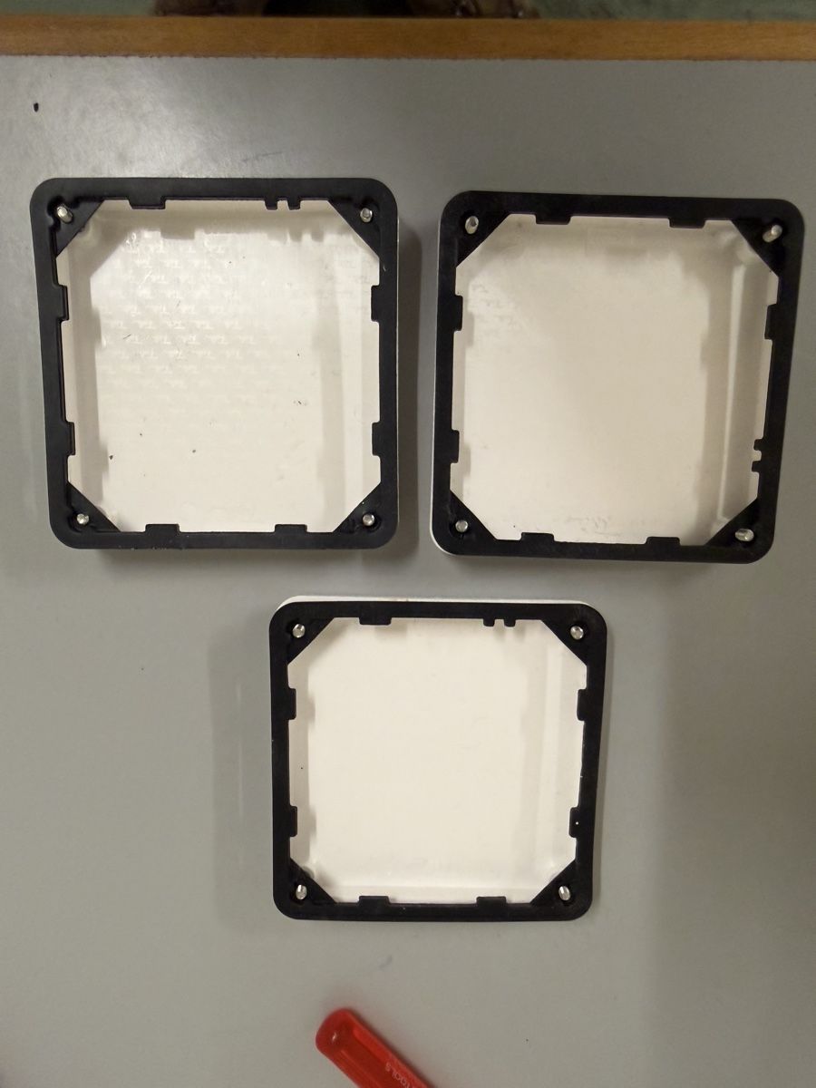 Alimentation électrique: Feller Blindabdeckung Wasserdicht – Neuf (Voir description) à Zürich par papaplatte 1