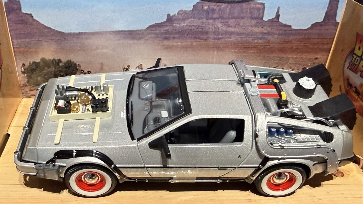 Delorean Modellini d'auto: DeLorean Time Machine Back to the Future III 1:24 – Nuovo e nell'imballaggio originale da Basel venduto da Zomeg 3
