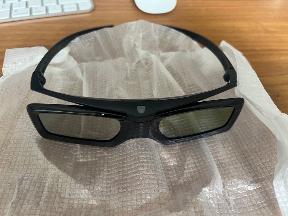 Lunettes 3D Sony TDG-SV5P Pour TV 3D - Ouvertes Mais JAMAIS UTILISÉES - Très Bon état