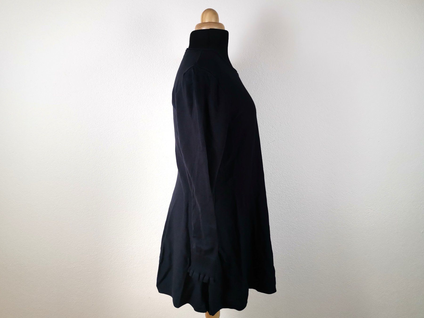 Pullover & Sweatshirts: LINEA TESINI Oversized Langarmshirt – Gebraucht aus Schaffhausen von Restwert_SH 2
