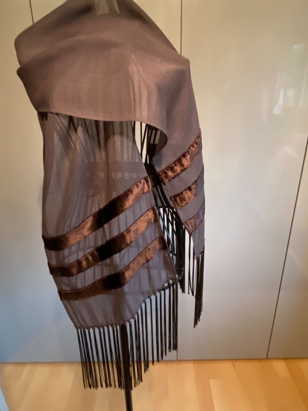 Armani Foulard & Sciarpe: EMPORIO ARMANI Stola – Nuovo (secondo la descrizione) da Novazzano venduto da ige_cwq5