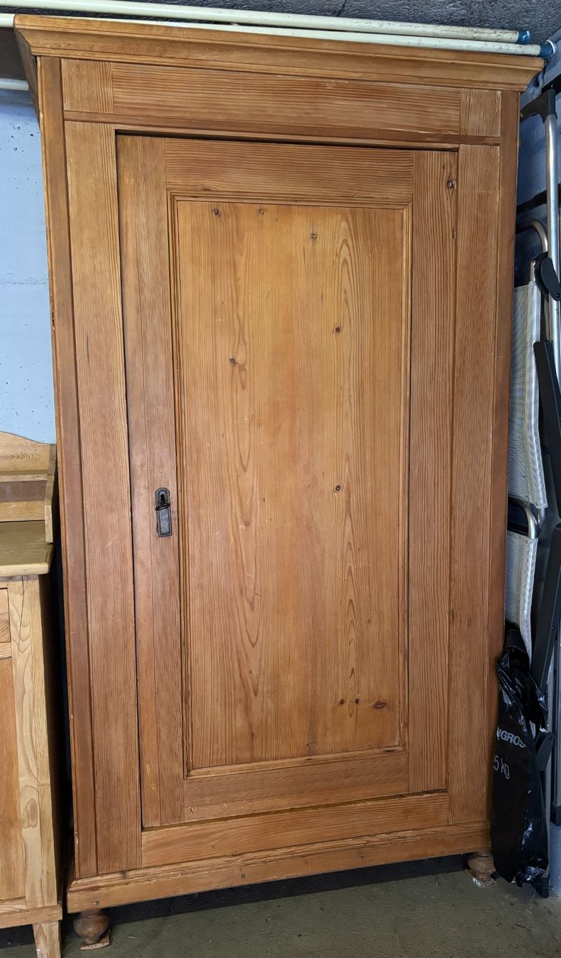 Schränke: Bauernschrank – Gebraucht aus Hünibach von Produktform