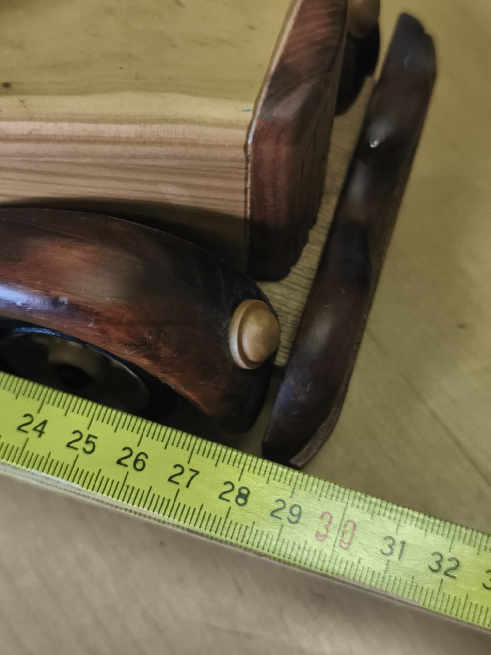 Modellini d'auto: Holzauto Oldtimer handgefertigt dunkelbraun hellbraun(A30) – Nuovo (secondo la descrizione) da Künten venduto da Schnaepplihuus 7