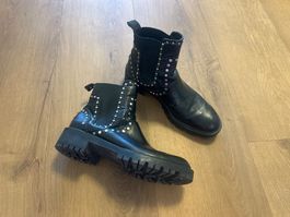 Coole Zara Stiefelette Boots mit Nieten schwarz Gr 39