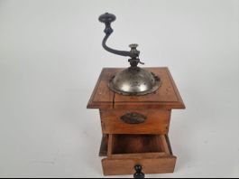Alte Kaffeemühle aus 1906