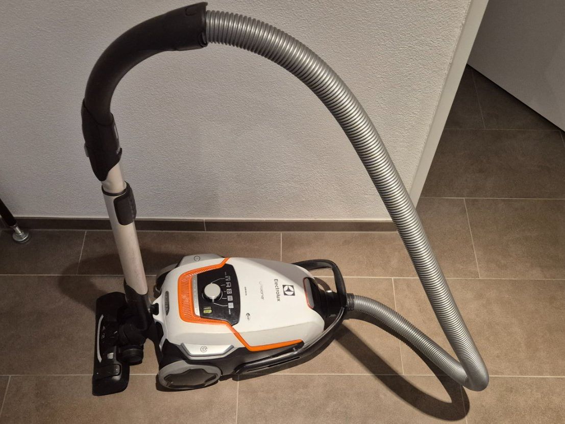 Electrolux Aspirateurs & Accessoires: Electrolux Staubsauger – D'occasion à Grüningen par maenimaa