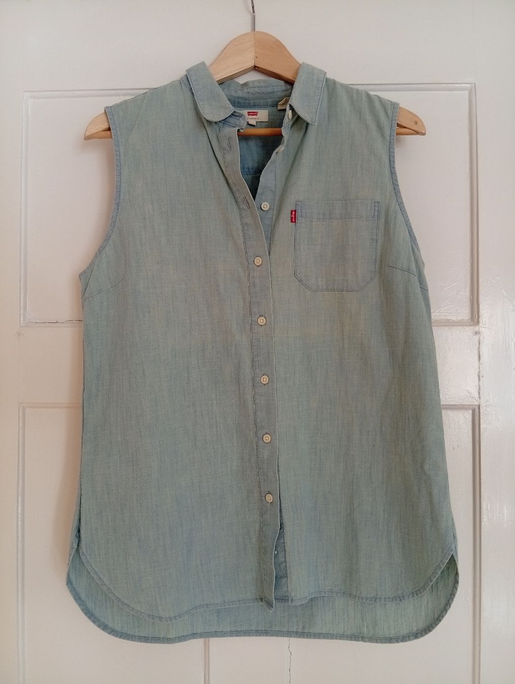 Levi's Blusen: Damen Bluse Levi's ärmellos hellblau – Neu (gemäss Beschreibung) aus Zürich von teblapi