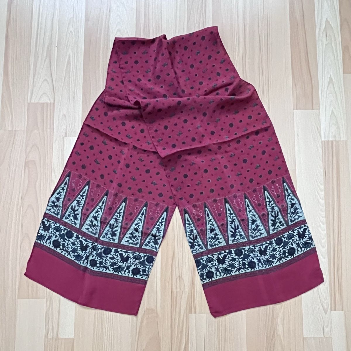Foulards, Tücher & Schals: Foulard écharpe en soie vintage  – Neu (gemäss Beschreibung) aus Vuisternens-devant-Romont von ribouldog 2