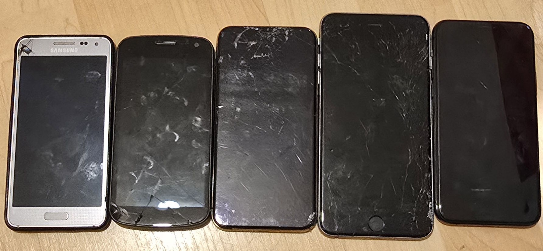 Apple Telefoni cellulari / Smartphones: Used Smartphones Samsung iPhone Lot Broken Condition – Difettoso da Studen BE venduto da tha_dhp8