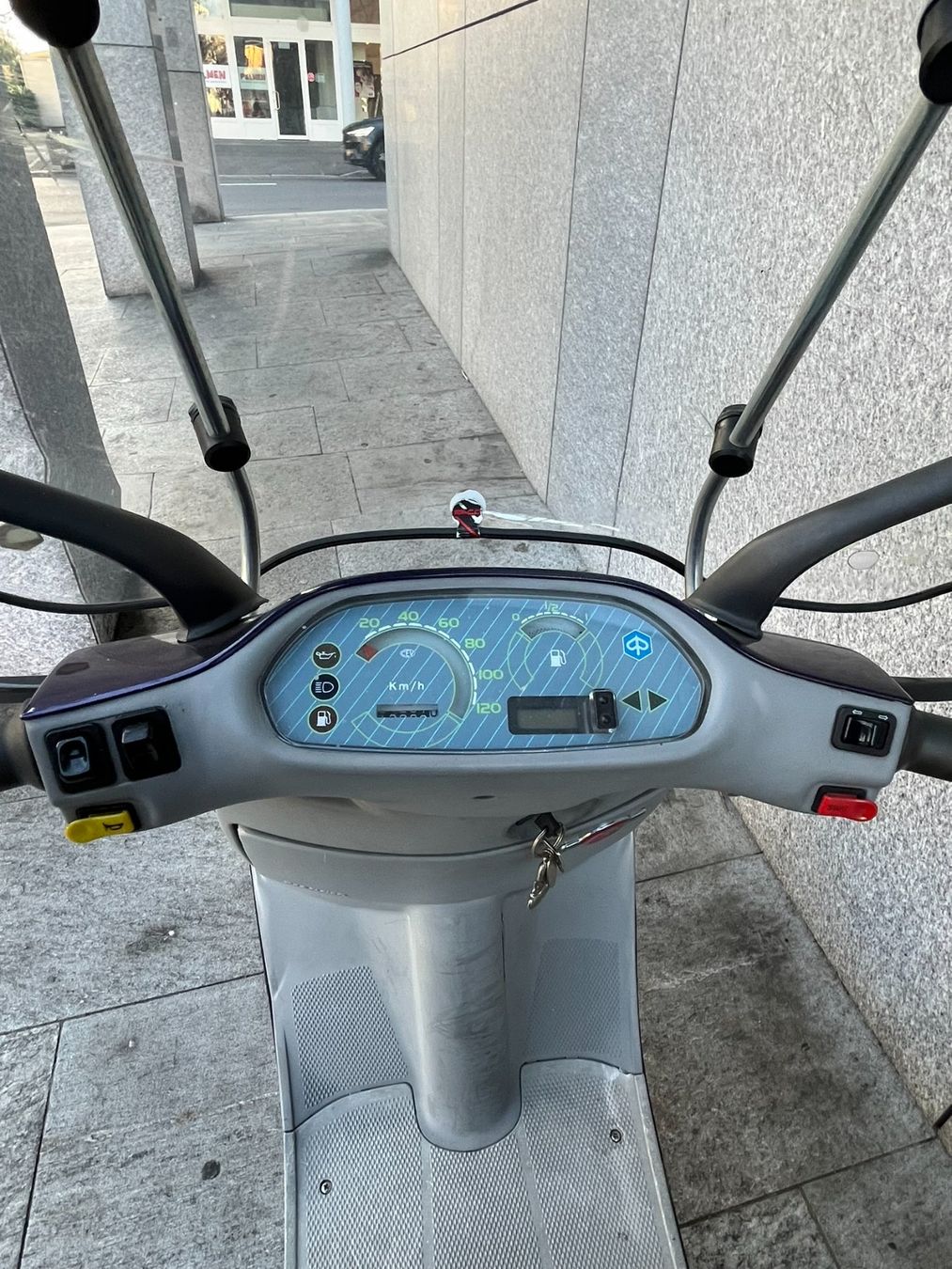 Piaggio Scooters: Motorroller Piaggio Sfera 80 – Gebraucht aus Baar von  3