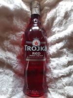 Trojka Red