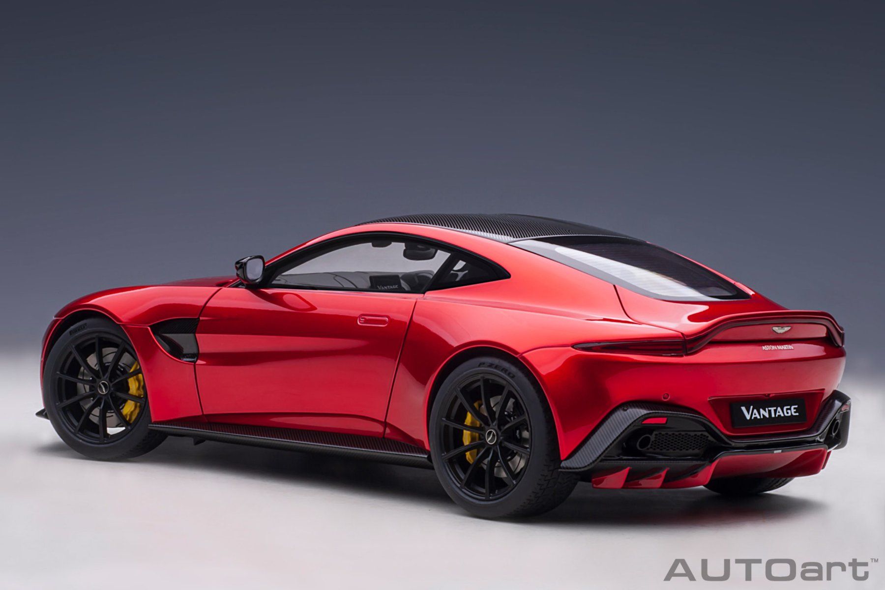 Autoart Modellini d'auto: 1:18 AUTOart - Aston Martin Vantage – Nuovo e nell'imballaggio originale da Tübach venduto da BonnevilleMotors 1