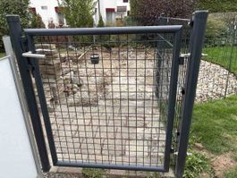 Gartentor Doppelstabmatte Anthrazit im gebrauchen Zustand