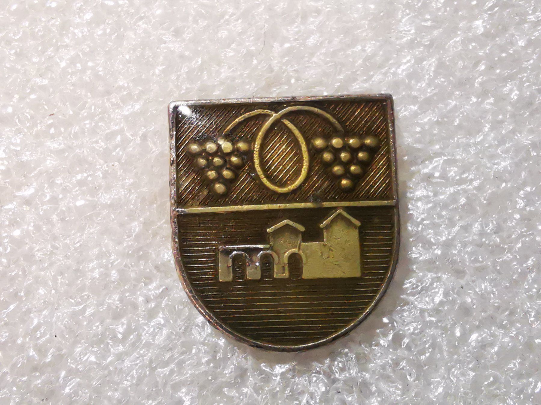 Placchette & Badge: Ansteckpin 15: – Usato da Oppligen venduto da Pin-Fall-Shop