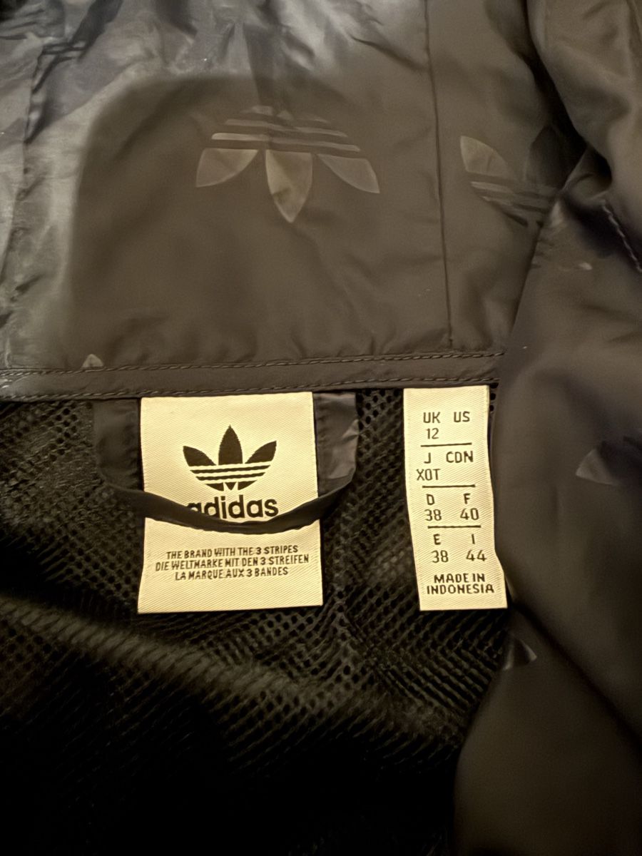 Adidas Pullover & Sweatshirts: Adidas Jacke dunkelblau mit Muster Grösse 38 – Gebraucht aus Biberist von bierikim 2