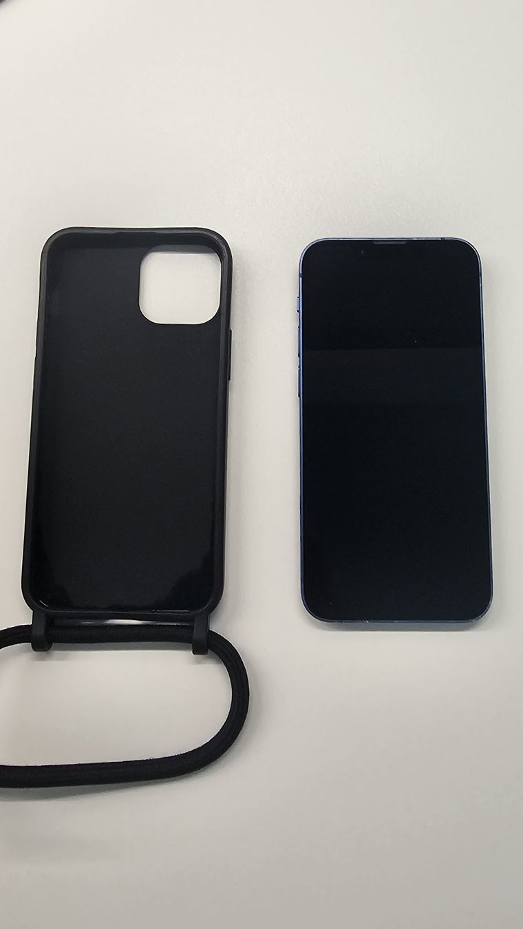 Apple Telefoni cellulari / Smartphones: IPHONE 13 MINI 256GB mit Cover und Kabel – Usato da Giubiasco venduto da THELORDOFTHECARDS
