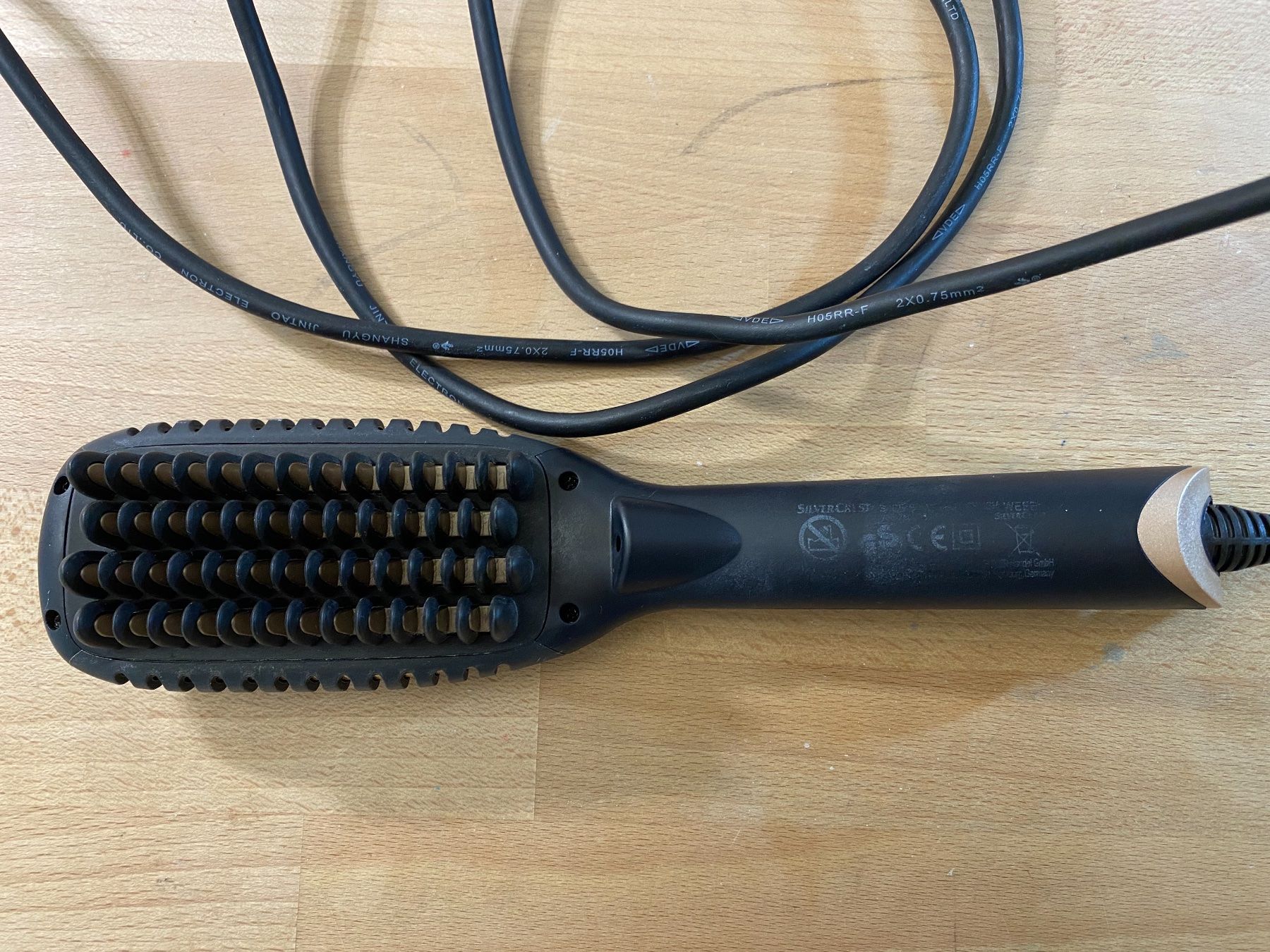 Autres soins des cheveux: Glättbürste – D'occasion à Cham par Eliissa