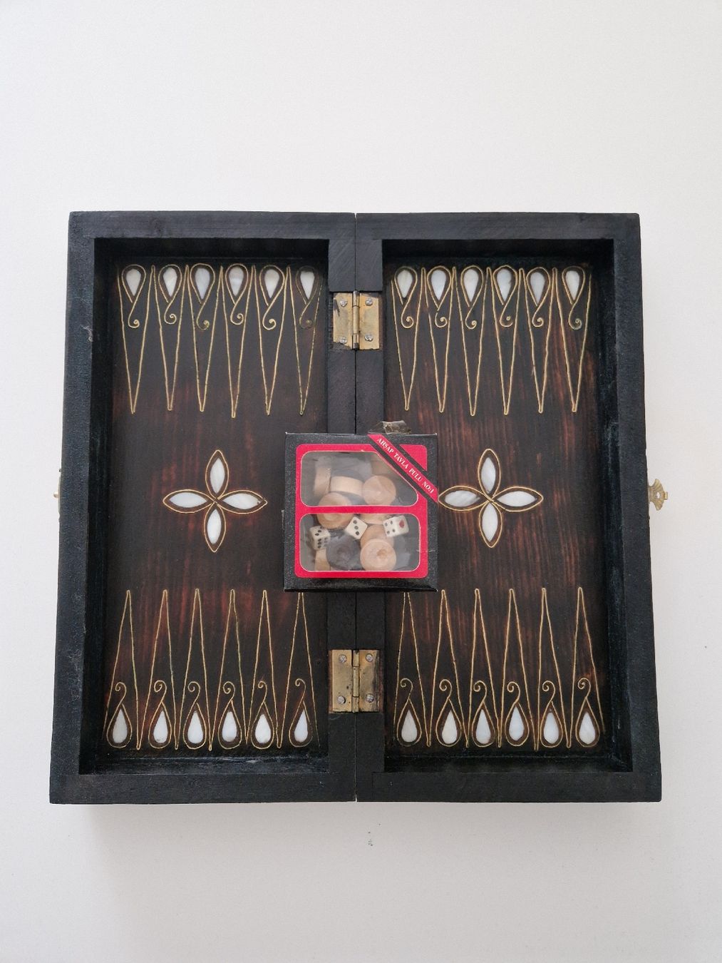 Giochi: Edles Brettspiel aus Holz, Backgammon/Dame – Nuovo (secondo la descrizione) da Wittenbach venduto da garbis