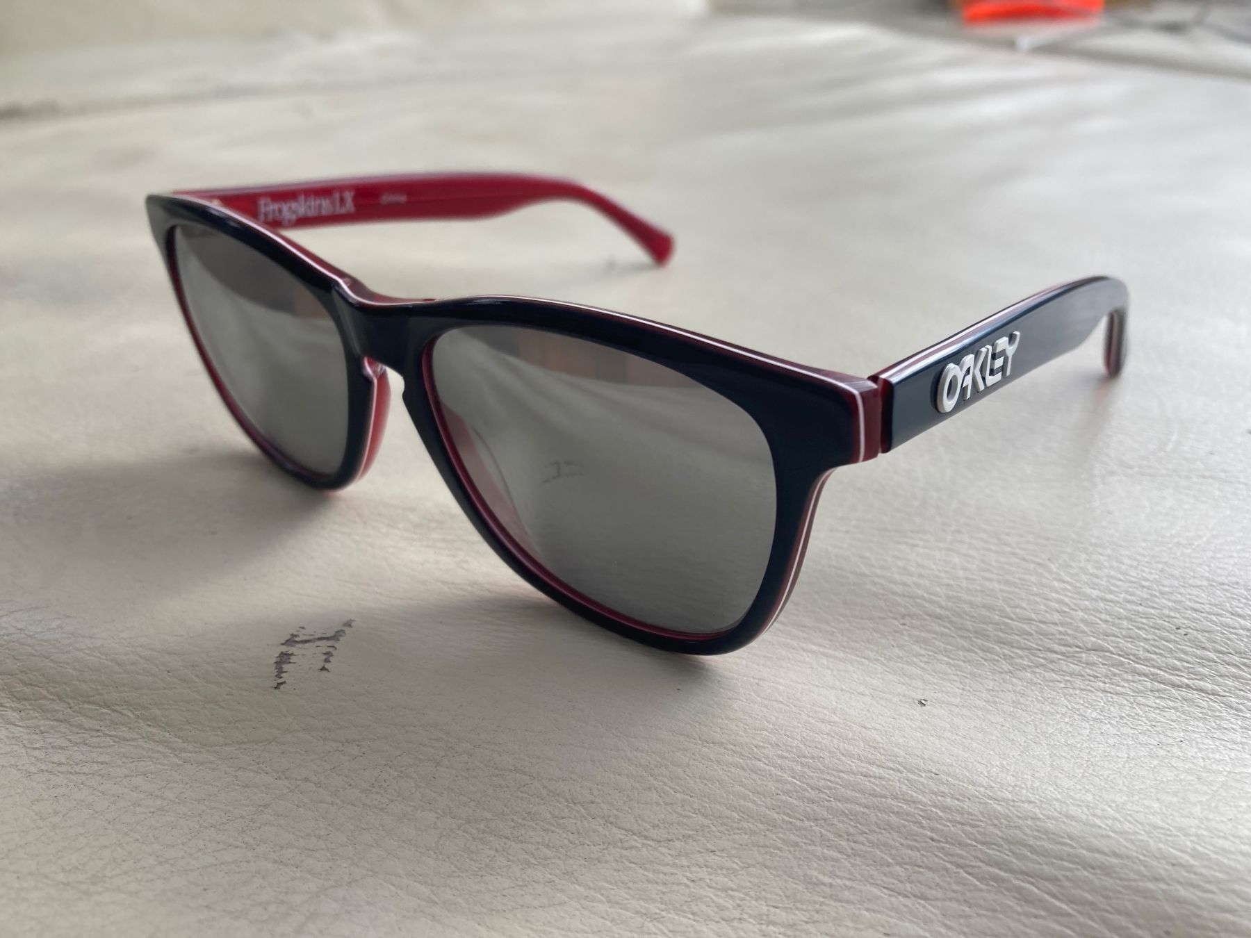 Lunettes & Verres: Oakley Frogskins LX – D'occasion à Seedorf UR par kel_2b8b 1