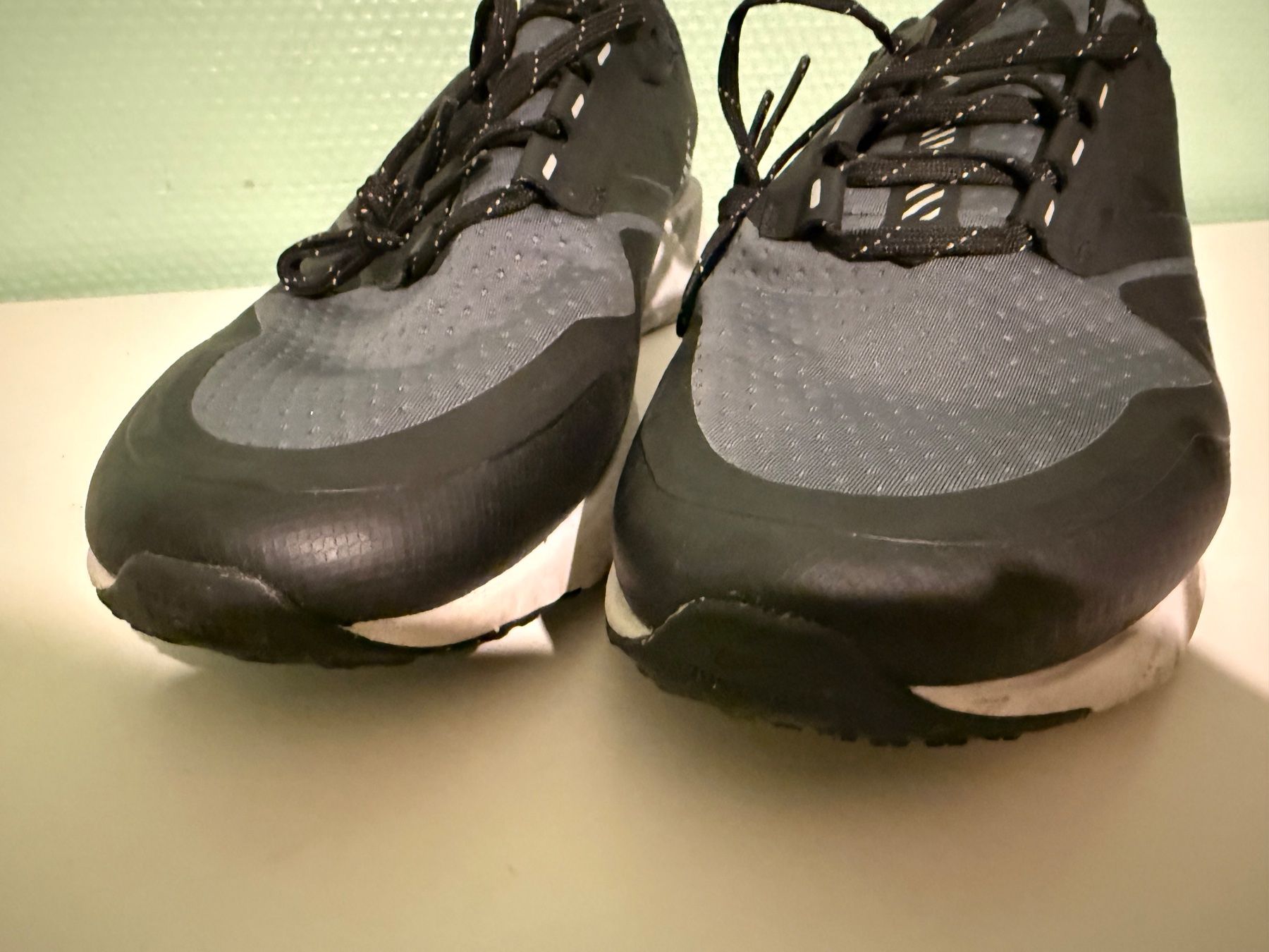 Nike Scarpe da donna: Nike Odyssey React 2 Shield Women Schuhe Gr. 40,5 – Usato da Allschwil venduto da GrenzWert 2