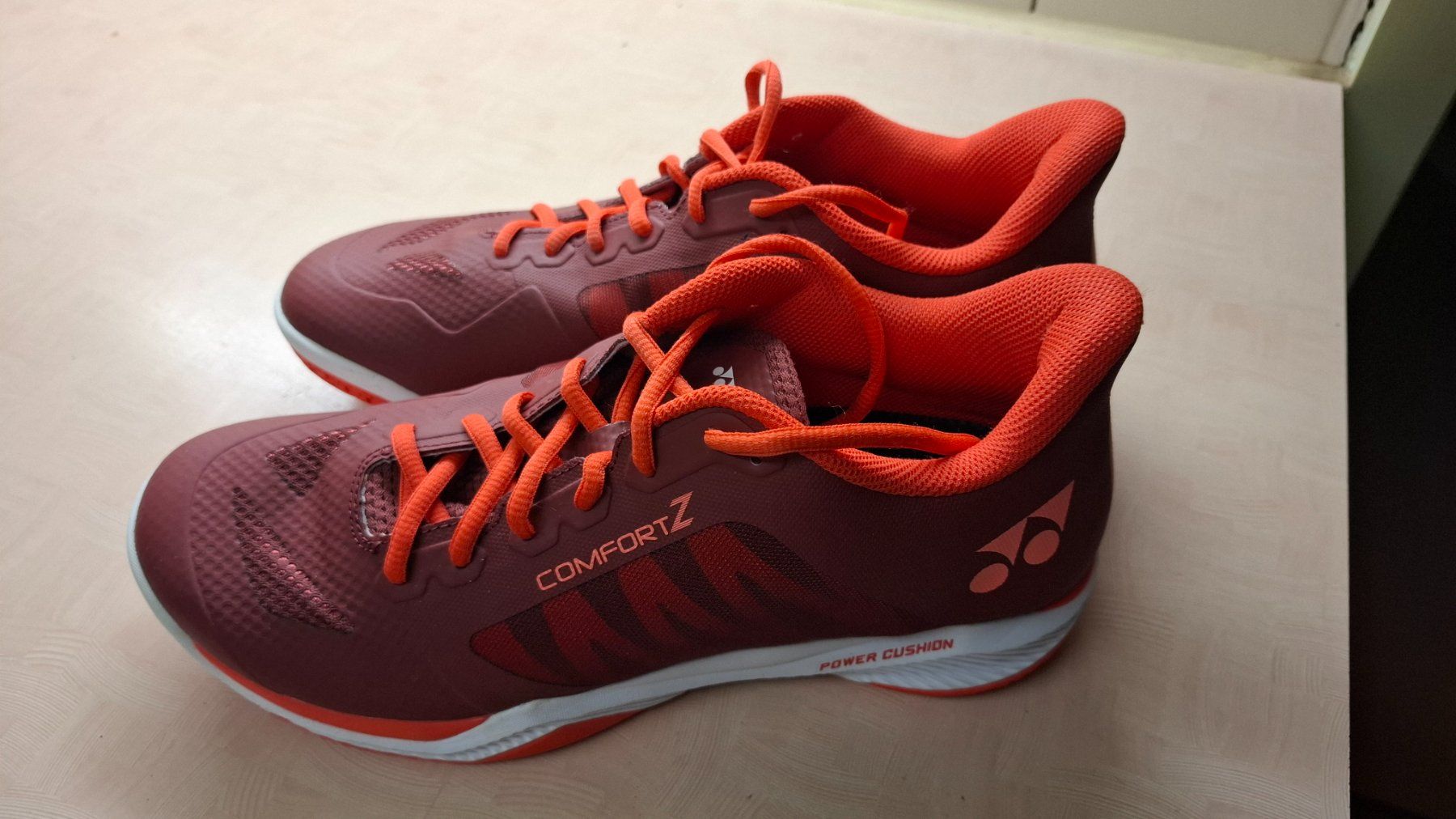 Yonex Scarpe da uomo: Yonex Schuhe Grösse 43, Neu – Nuovo (secondo la descrizione) da Bottmingen venduto da Schreinerei_Nix_GmbH 1